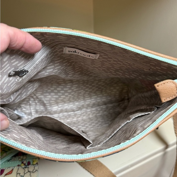 Sakroots Vibrant Floral 3 piece Crossbody Bag set- Blue and Red - Picture 5 of 8